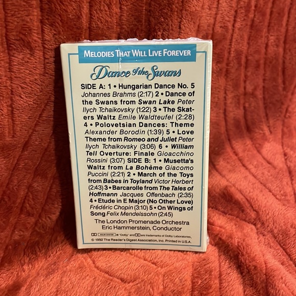 Dance of the swan (copyright 1992 ) - Picture 2 of 5